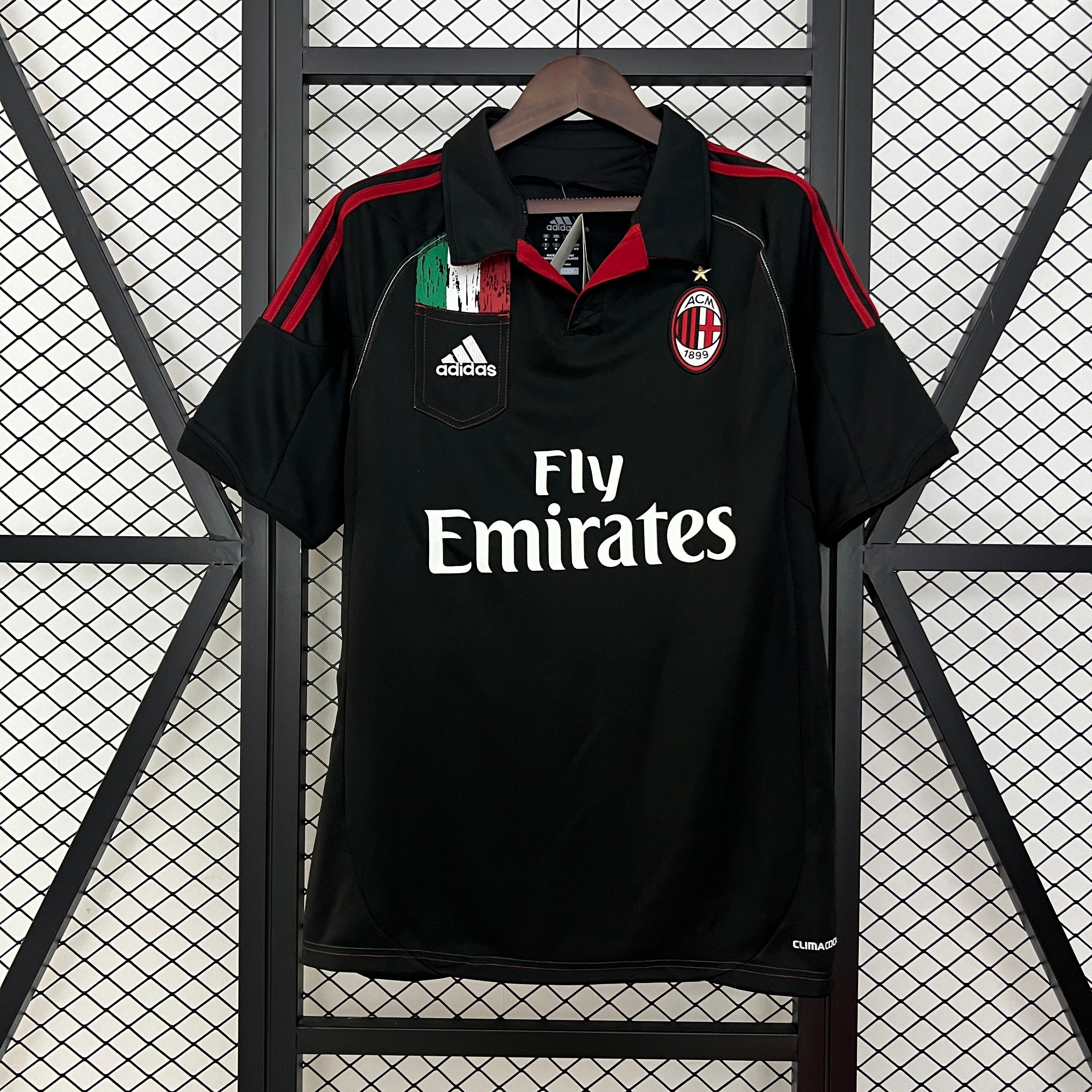 MILAN II 12/13 MAN (RETRO)