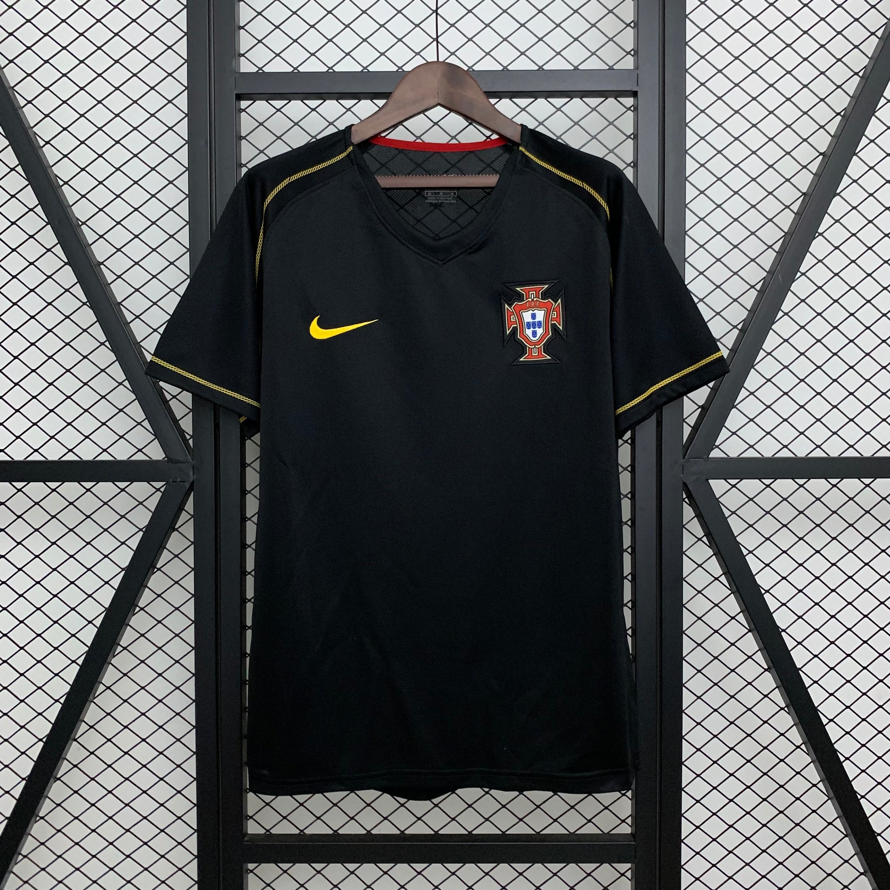 PORTUGAL GOALKEEPER I 2006 MAN (RETRO)
