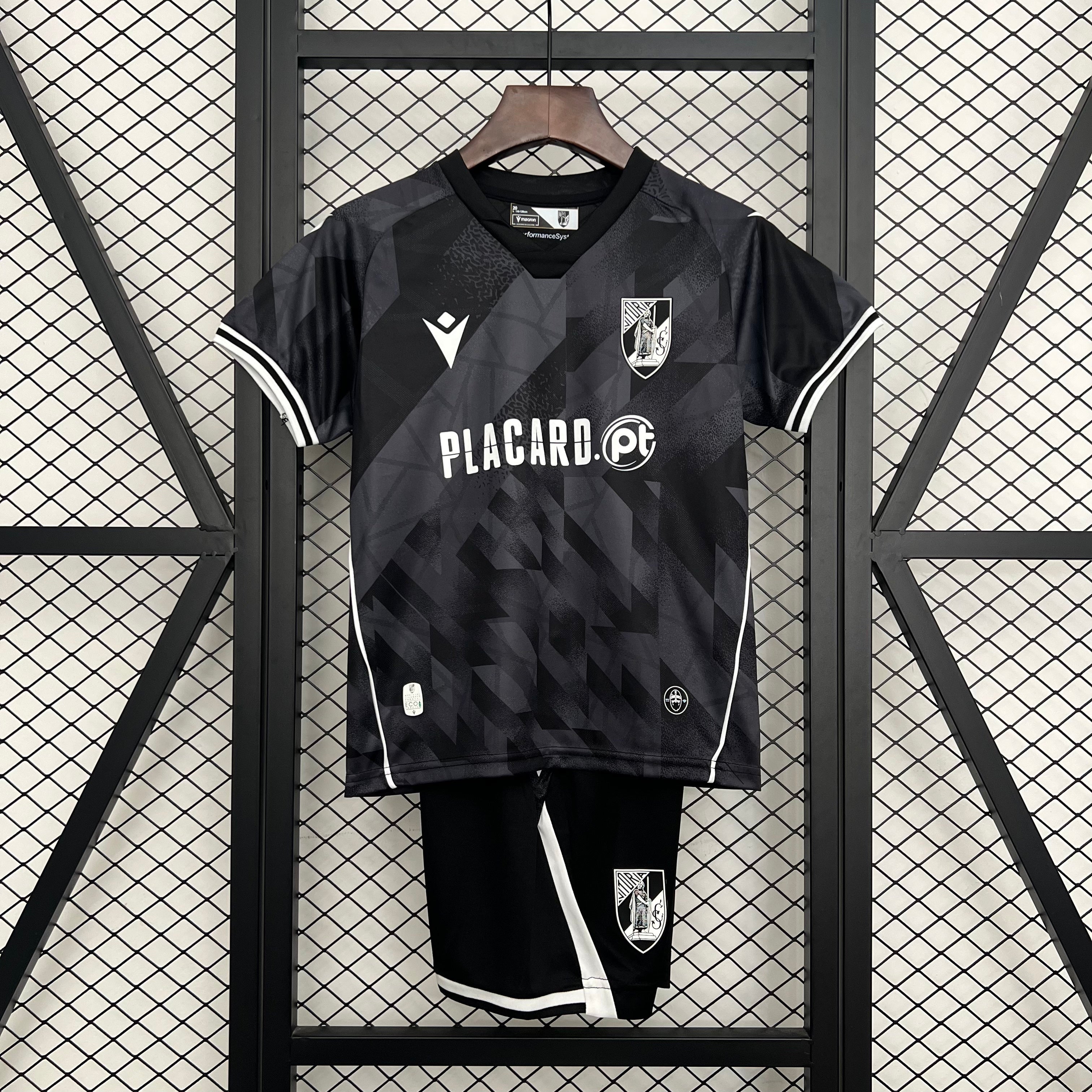 VITÓRIA DE GUIMARÃES II 25/26 KID SET