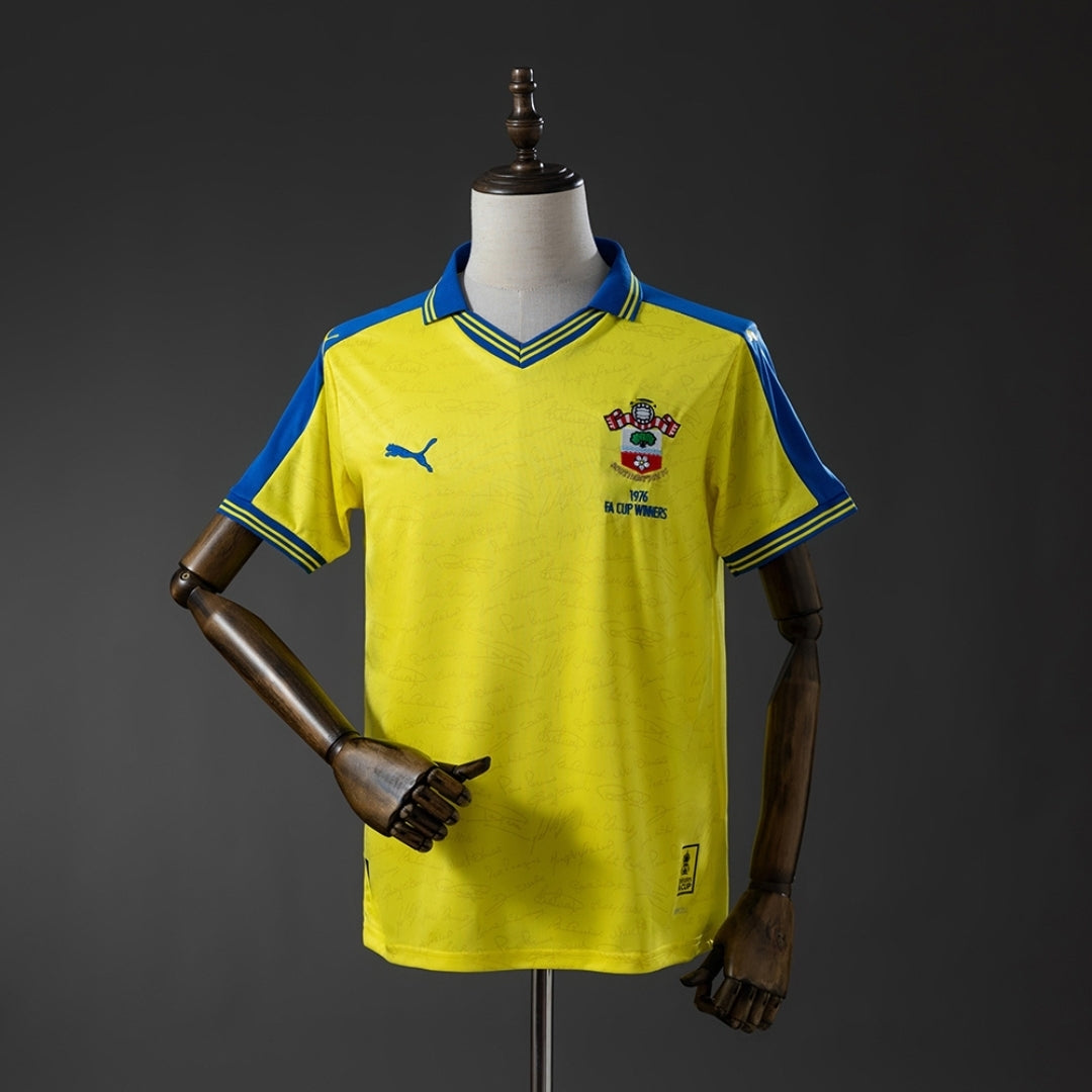 SOUTHAMPTON 26/27 50th ANNIVERSARY MAN